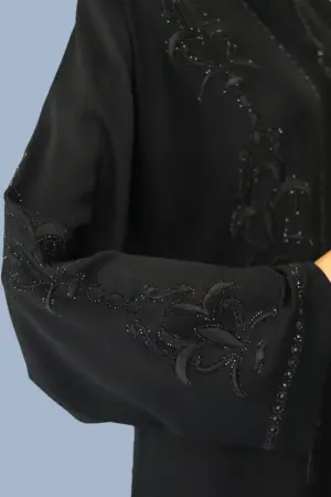 embroidered-abaya-16-4-1.webp