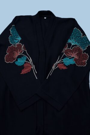 floral-embroidered-closed-abaya-black-4.jpg